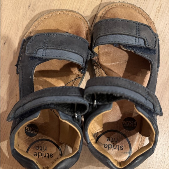 Stride Rite boy's Srt Oaklynn Sandal, size 9 - Picture 5 of 5